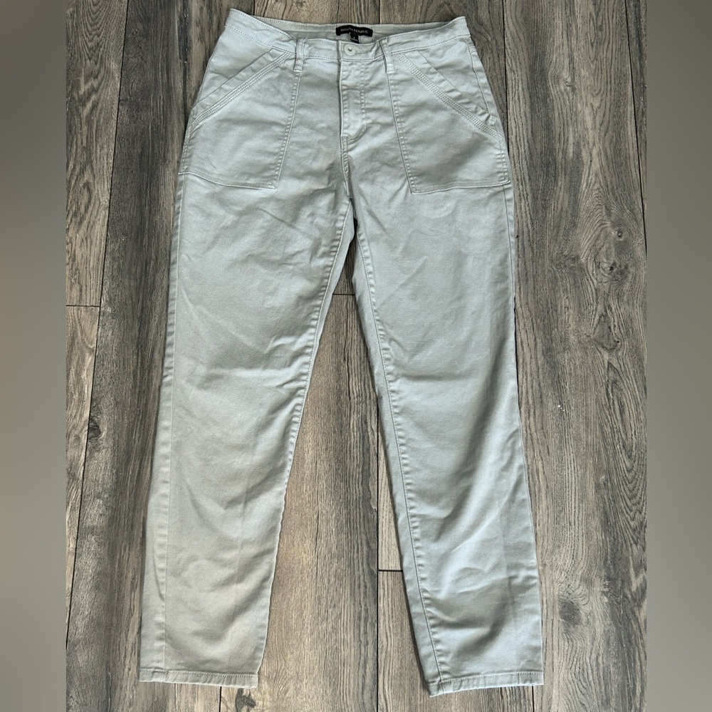 Women’s Banana Republic docker style Jean pants size 6